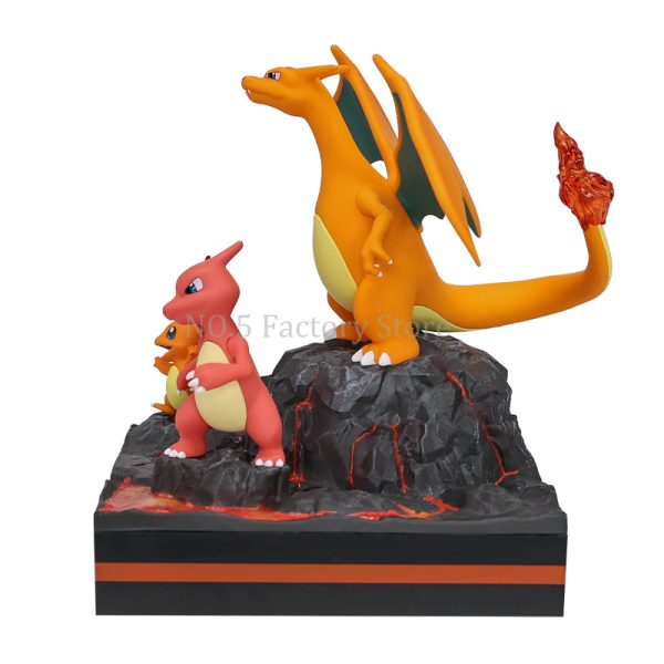 Pokémon Charizard Figure Set