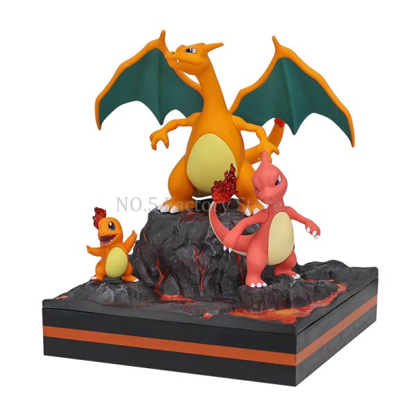 Pokémon Charizard Figure Set