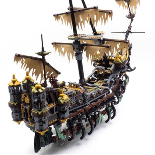 Pirate Ship Imperial Caribbean Flagship Building Blocks - Image 3