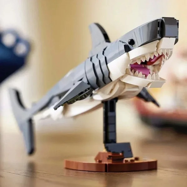 Building Blocks Set Jaw Diorama White Shark Model - Image 4