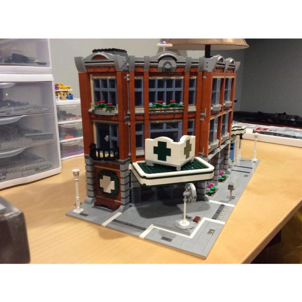 City Street View HOSPITAL & Corner Garage Building Block Set - Image 6