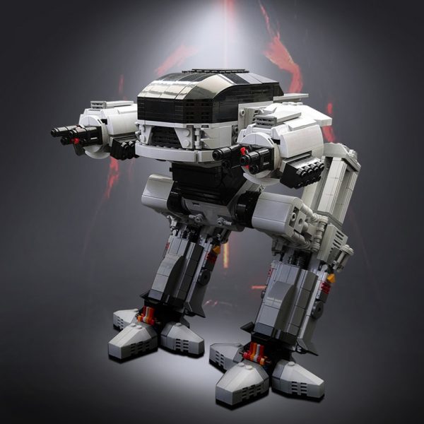 Robot to life with this incredible scale building block set - Image 4