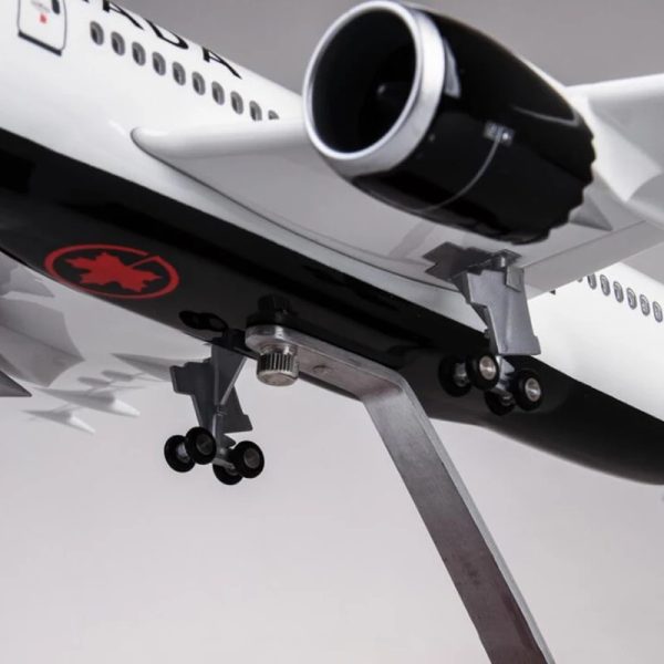 Scale B787 Canada Dreamliner Model - Image 5